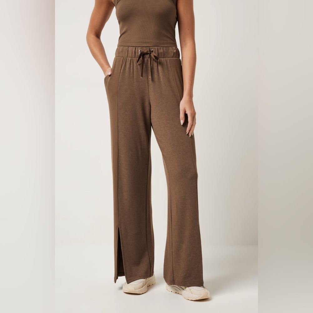 Travis Mathew Hidden Local Pant in Heather Cocoa Brown